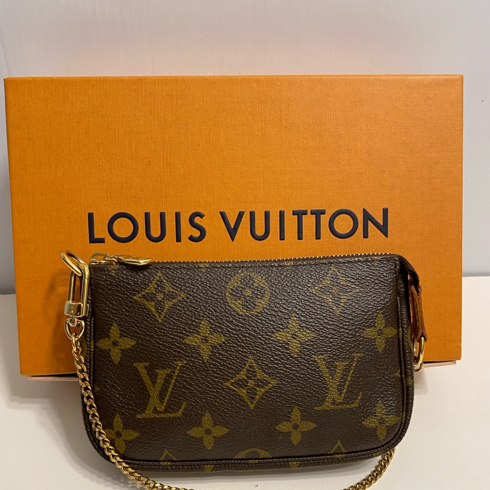 Louis Vuitton Mini Pochette Monogram Accessoires
